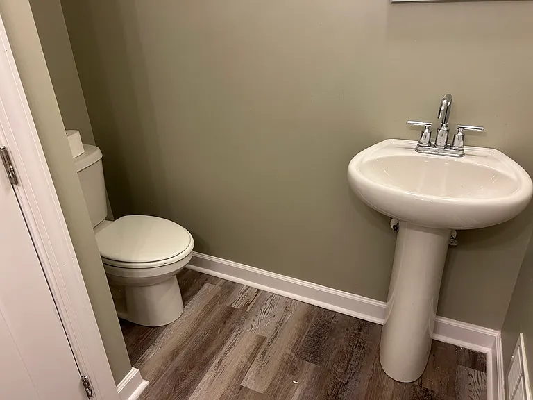 202 Brook Forest Dr — Photo 6