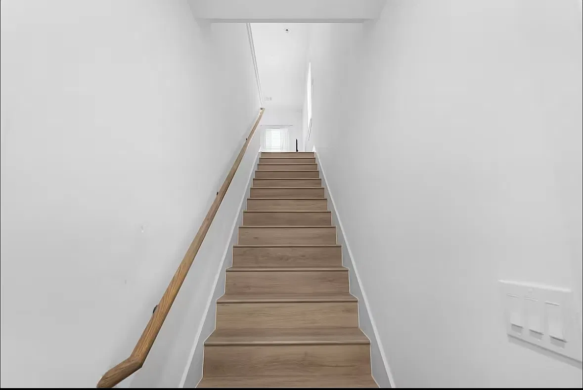 1 bed, 700 sqft, $1,600 — Photo 2