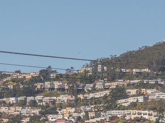 3rd image of 2 Rosella Ct
