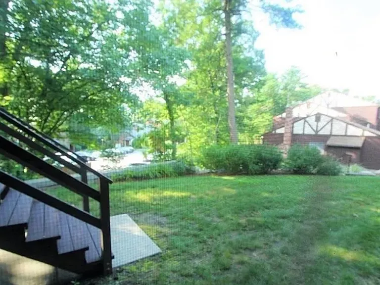 76 Highwood Dr — Photo 13