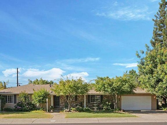 3rd image of 1034 Lake Home Dr