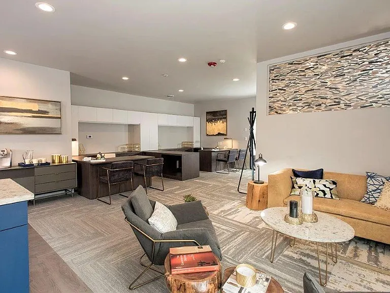 Woodcrest Apartments — Photo 23