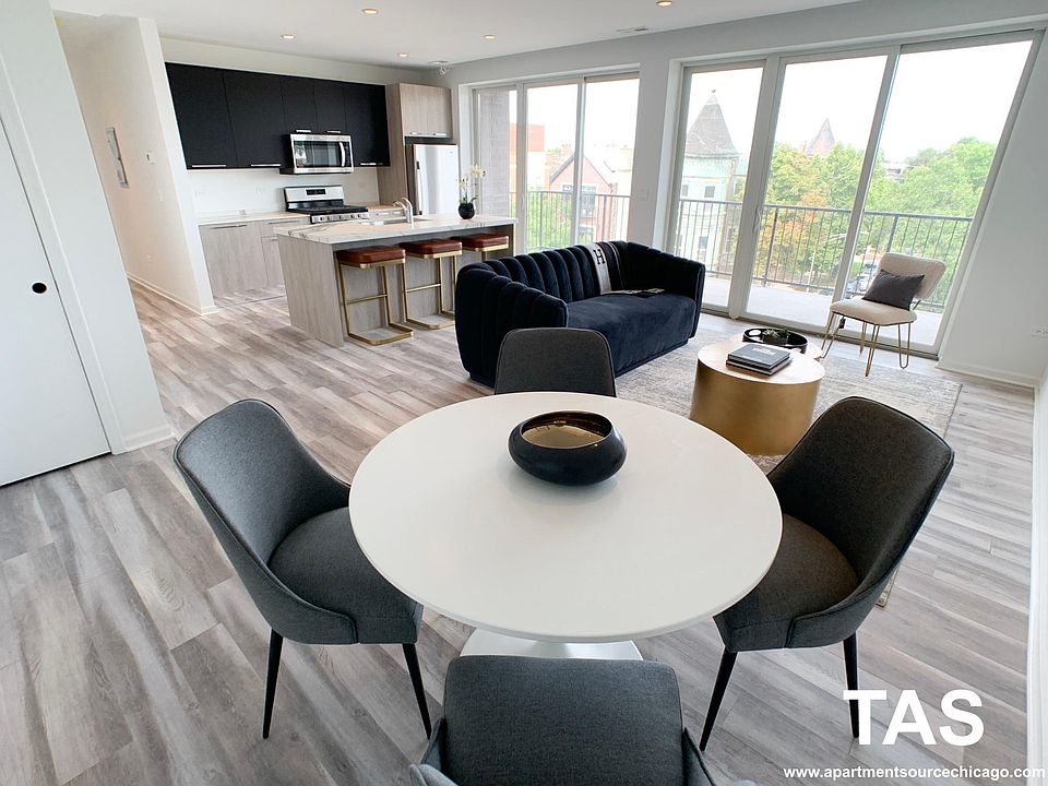 1st image of 2535 W Fullerton Ave #302
