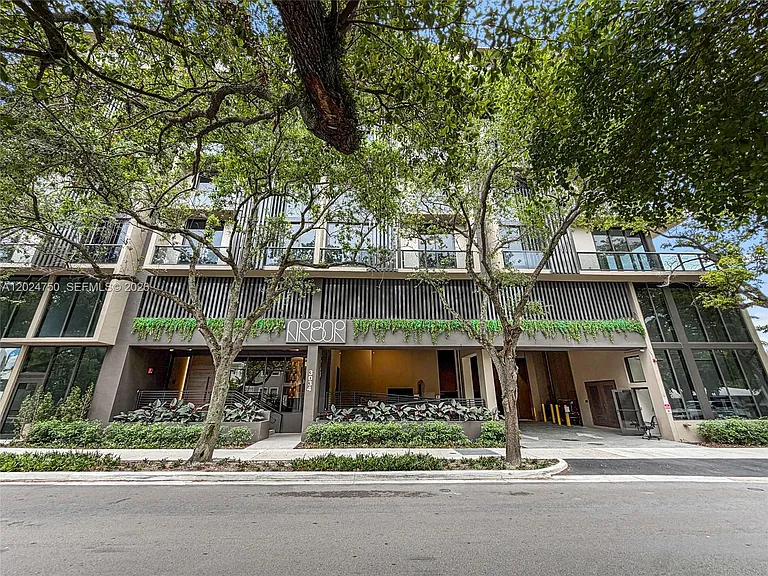 3034 Oak Ave #LPH2 — Photo 2
