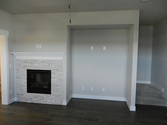 Gas Fireplace and Media Niche