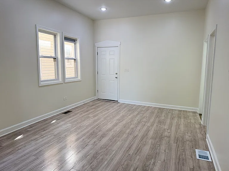 9605 S Avenue L #1R — Photo 6