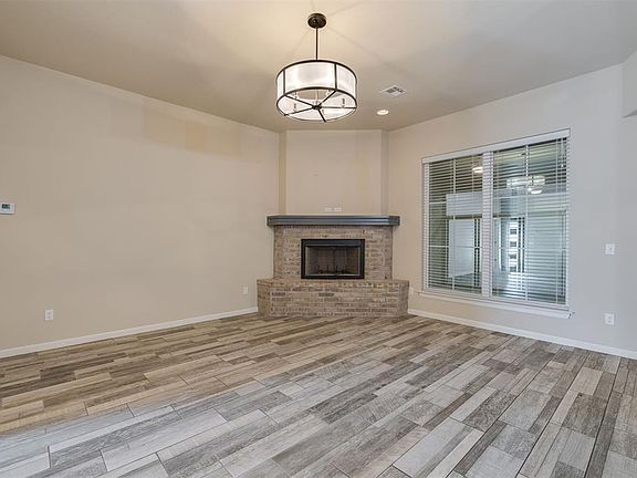 5th image of 11027 Jeffords Ave