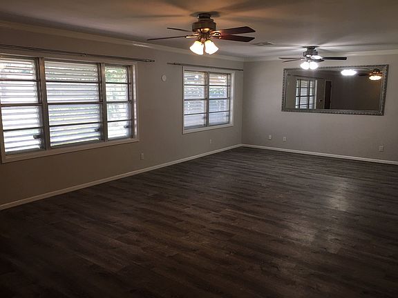 3rd image of 1221 Marine Dr