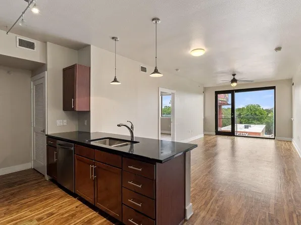 3016 Guadalupe St APT 303, Austin, TX 78705