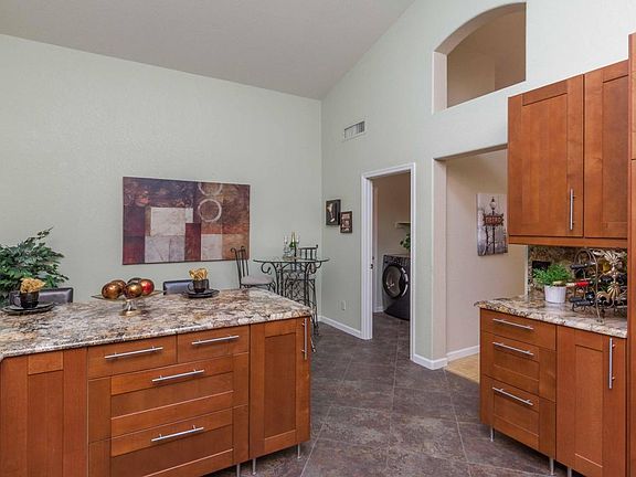 5th image of 3007 E Bighorn Ave