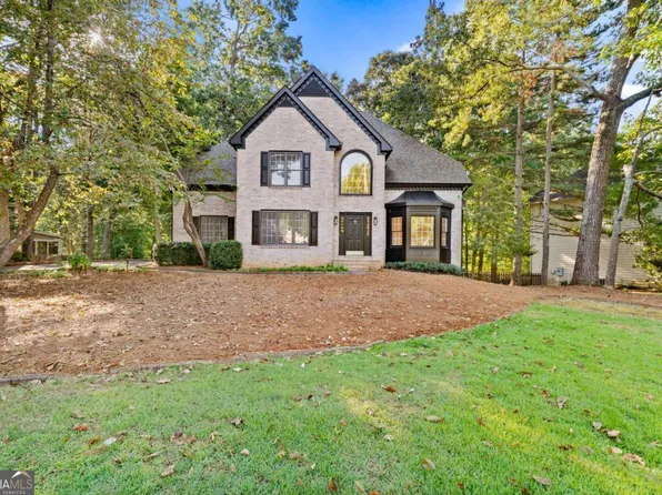 6211 Woodlore Dr NW, Acworth, GA 30101