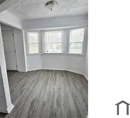 5th image of 9589 Mansfield St