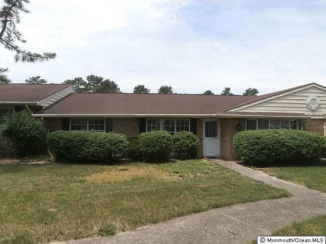 1st image of 37 Edinburgh Lane #C