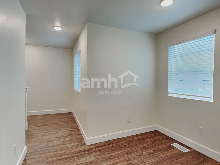 884 N Garnet Creek Ave — Photo 7