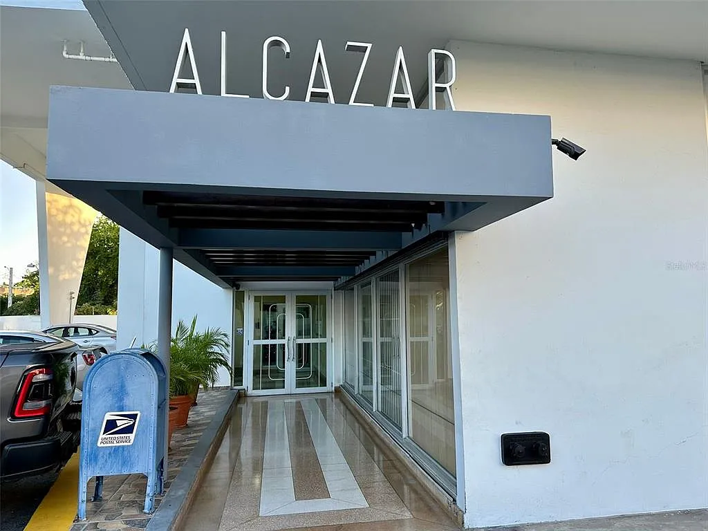 Building Photo - 1802 Alcazar #404