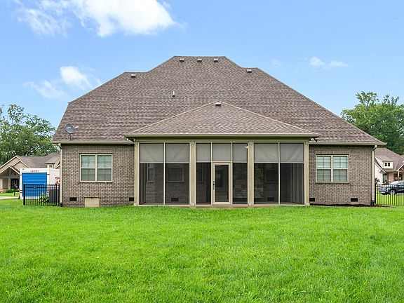 5th image of 258 Harrowgate Dr