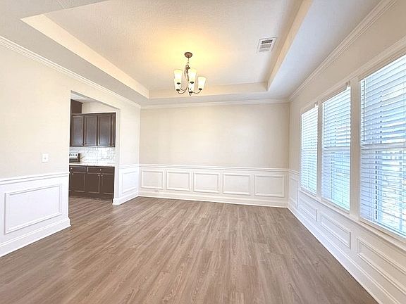 4th image of 190 Red Oak Pl
