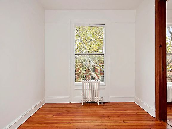 3rd image of 139 Henry St APT 4