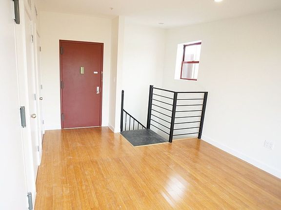 5th image of 294 Ainslie St APT 4F