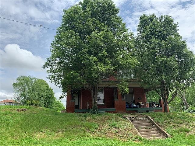 1st image of 221 S 16th St