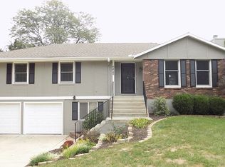 6825 W 166th Ter, Overland Park, KS 66085