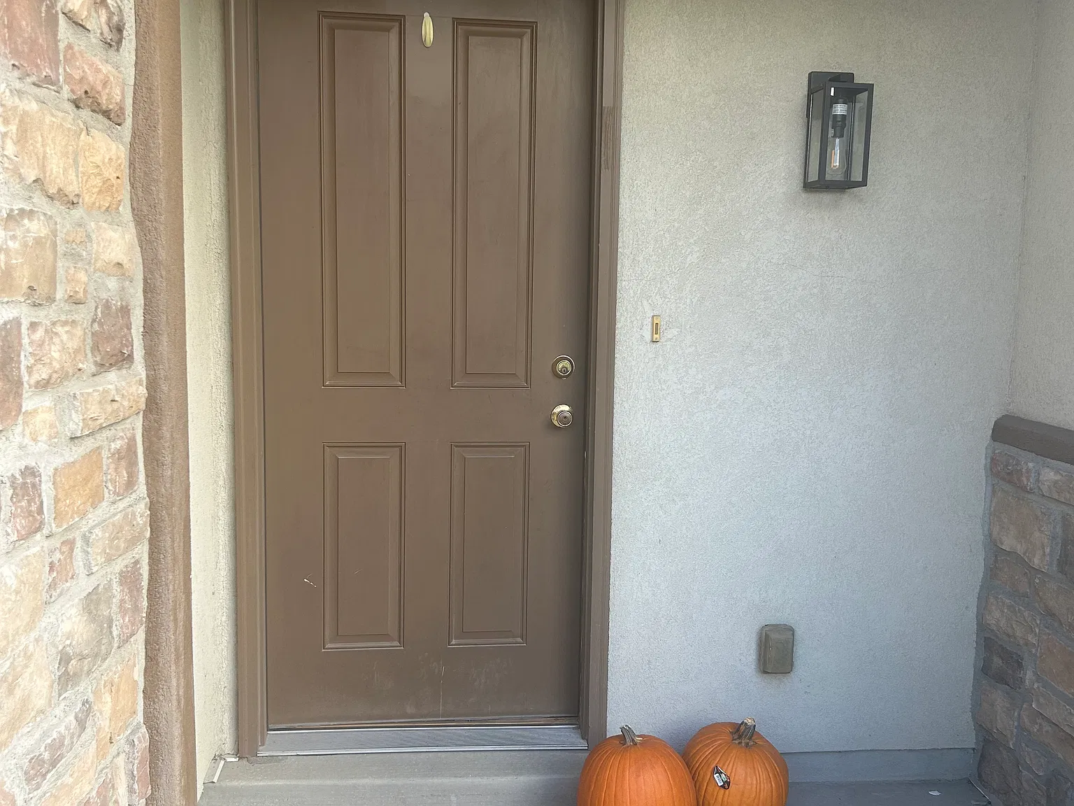 3 bed, 2.5 bath, 1985 sqft, $1,000 — Photo 2