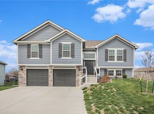 1702 Cottonwood Creek Ave, Kearney, MO 64060