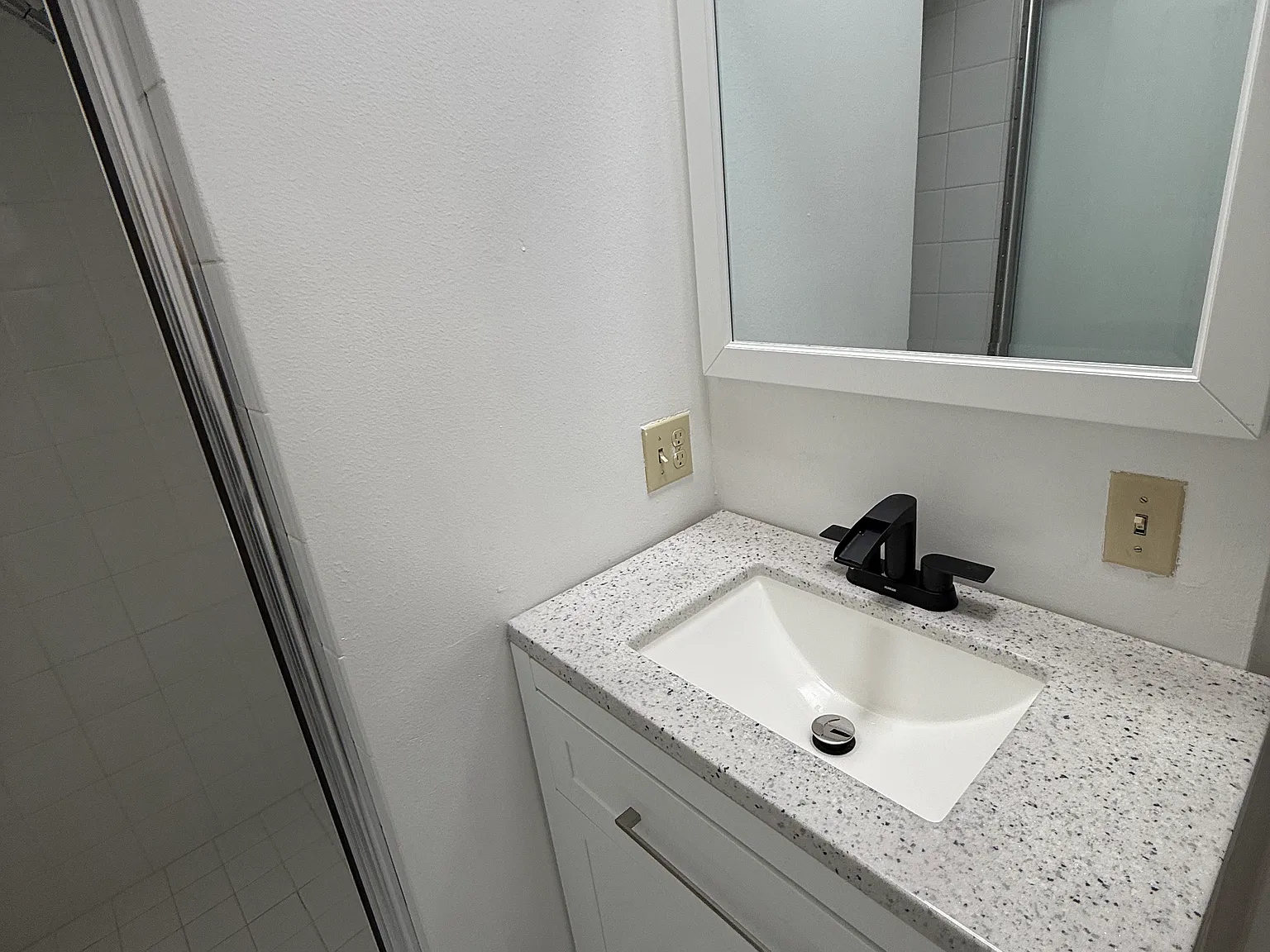 Studio, 450 sqft, $1,600 — Photo 2