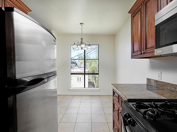 5th image of 909 N Croft Ave #308