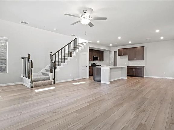2nd image of 4006 Saddlehorn Way