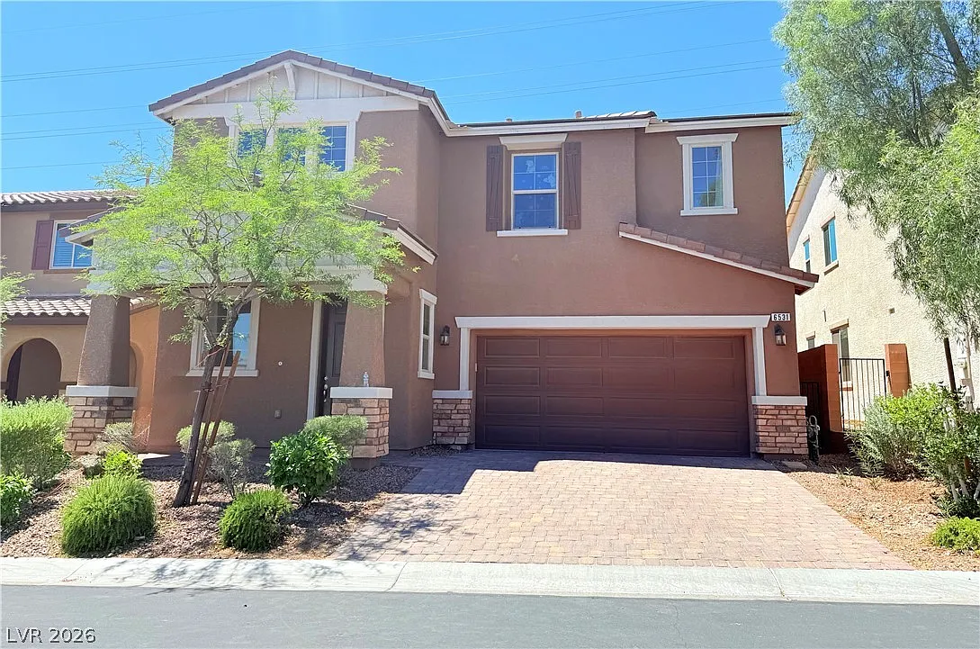 4 bed, 2.5 bath, 2423 sqft, $2,500 — Photo 1