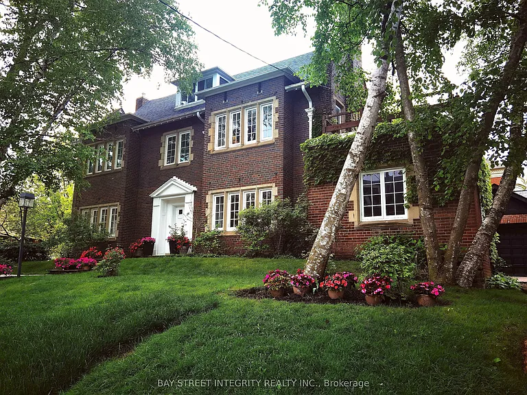 184 Heath St W — Photo 1