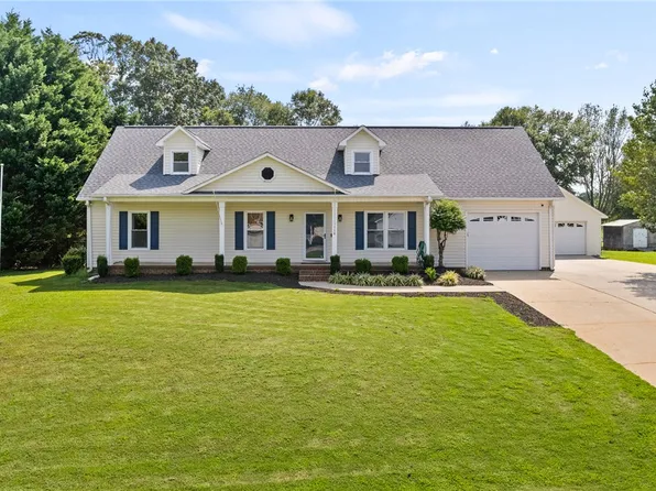 116 Martin Ct, Williamston, SC 29697