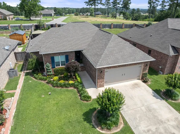 20 Highland Village Dr, Ellisville, MS 39437