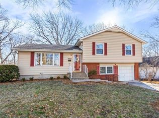 10001 Oakdell Dr, Kansas City, MO 64114