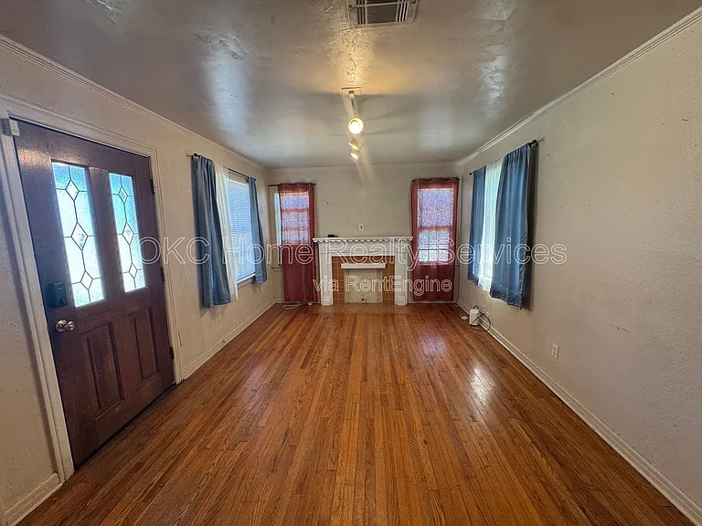 2713 Normandy St — Photo 12