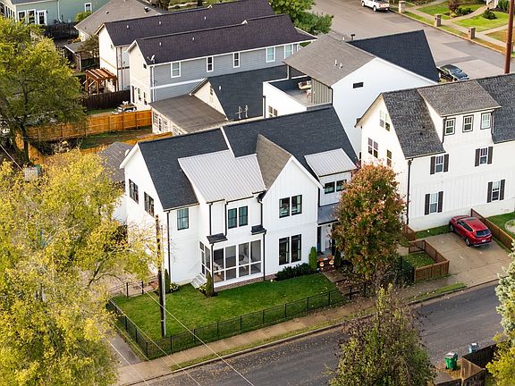 3rd image of 811 48th Ave N