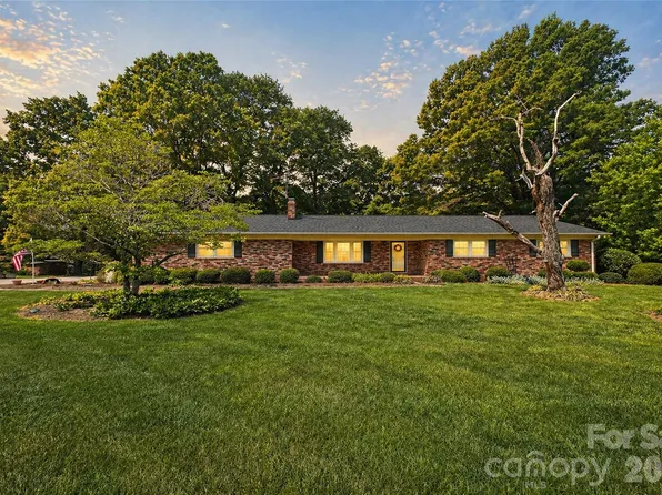 270 Lewis Ferry Rd, Statesville, NC 28677