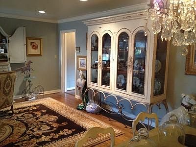 Main living to entry hallway