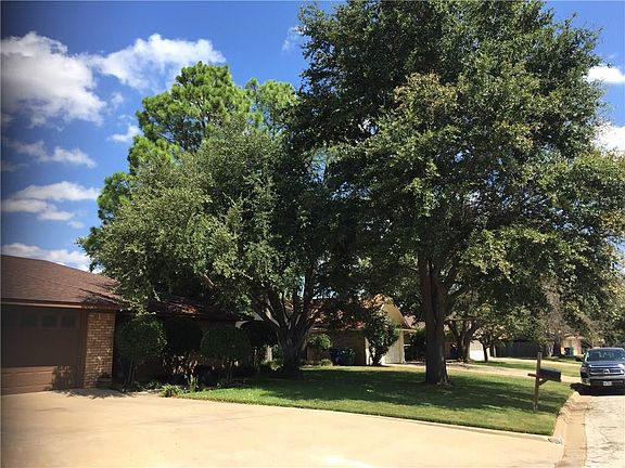 3rd image of 1406 Los Colinos Ct