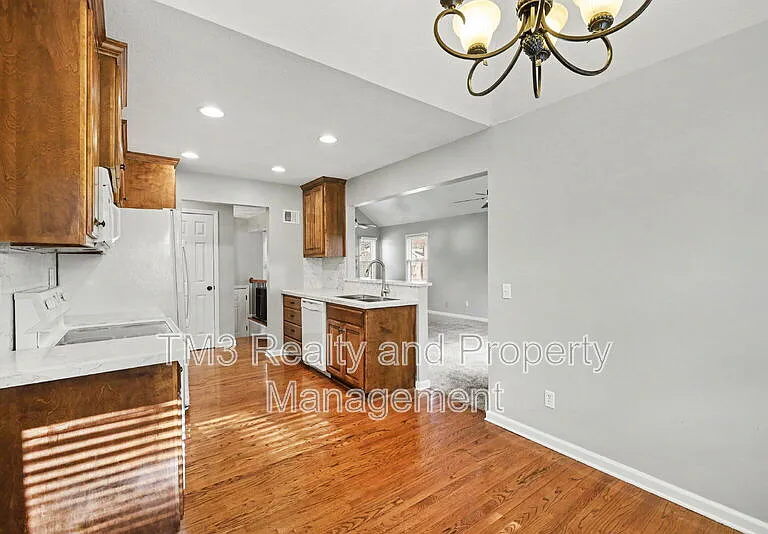 15213 S Seminole Dr — Photo 12