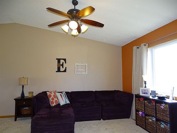 4th image of 70 Hawthorne Pl