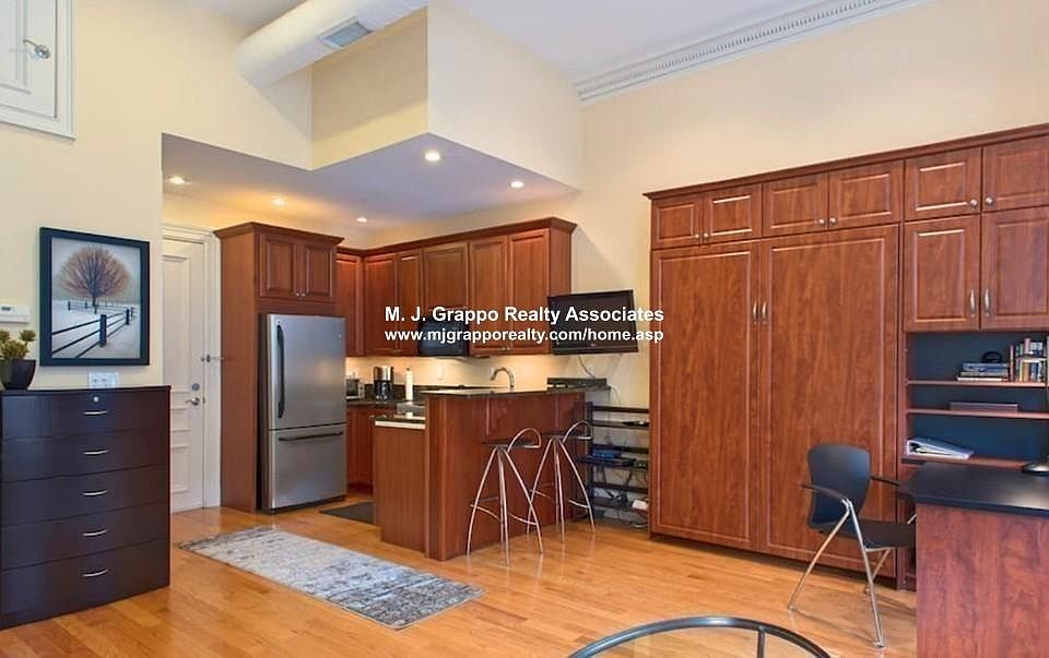 2nd image of 191 Beacon St #30