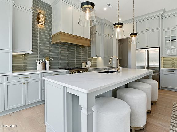 4th image of 137 Great Oak Drive