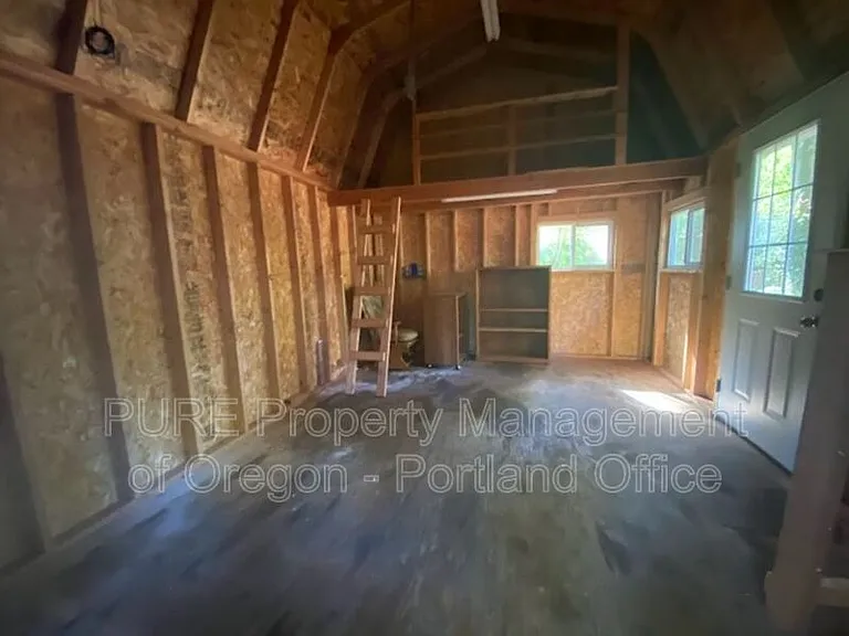 3550 Lake Grove Ave — Photo 19