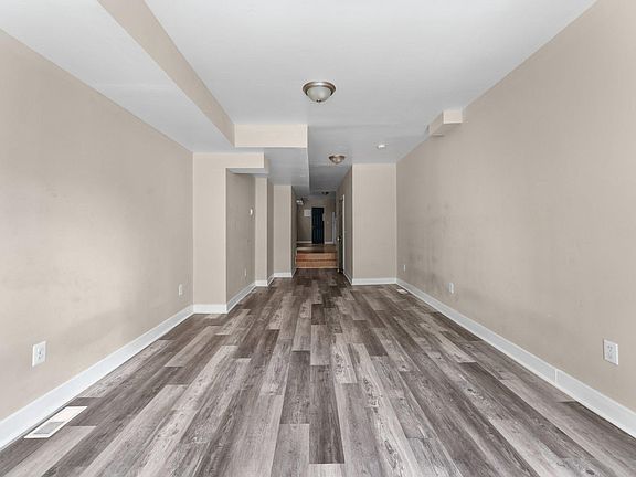 2nd image of 1210 E Eager St