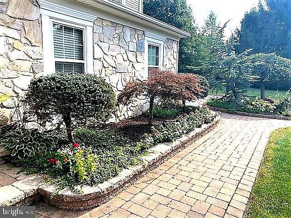 3rd image of 5 Keston Ct