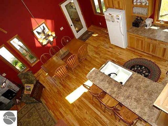 5th image of 7986 Alcona Ct