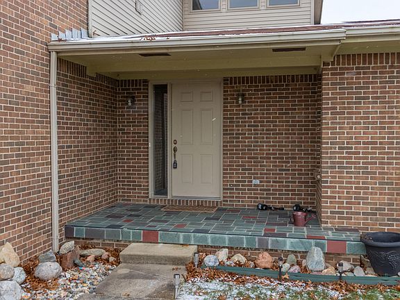 5th image of 8741 W Lakeshore Dr
