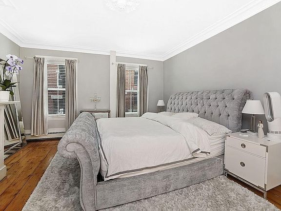 2nd image of 51 Baldwin St #1